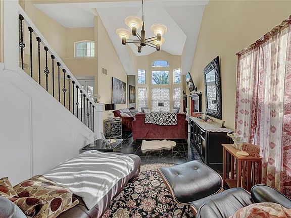 5th image of 11045 Golden Pond Dr