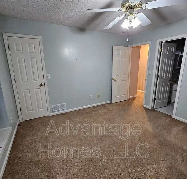 14117 Parkhill Ln — Photo 23