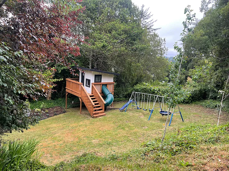 1398 Oregon Ave — Photo 55