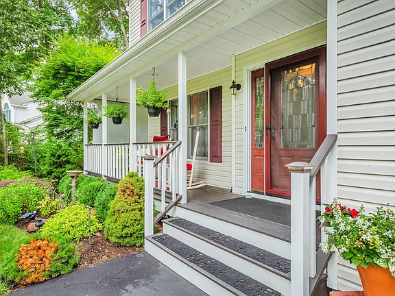 2nd image of 40 Jerome Cir