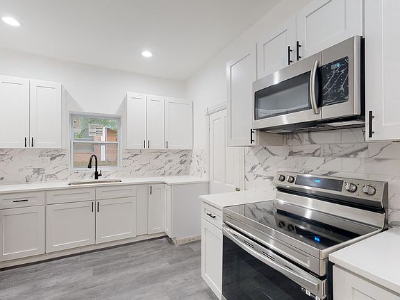 3rd image of 10 N Cass St