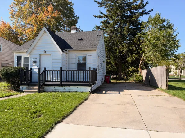 22165 Hayes Ave, Eastpointe, MI 48021