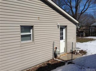 2855 Woodelm Dr, Rochester Hills, MI