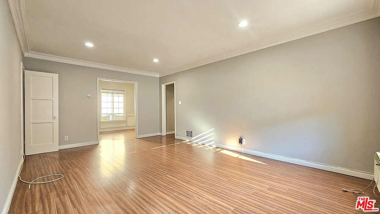 1 bed, 1.0 bath, 700 sqft, $2,000 — Photo 4