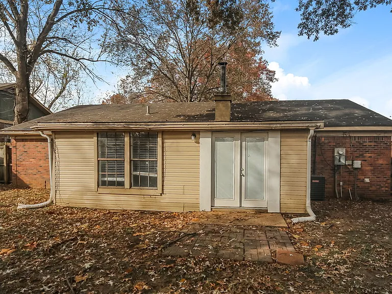 863 Hackberry Dr — Photo 16