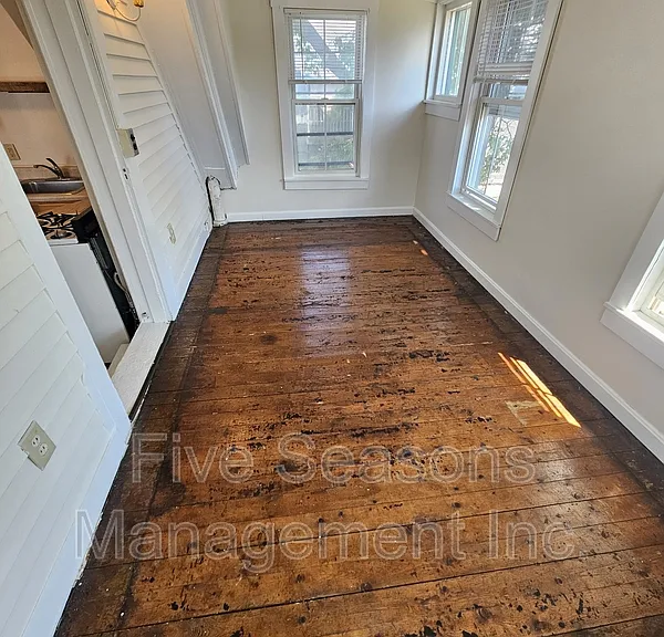 19 Grant St #7 — Photo 13