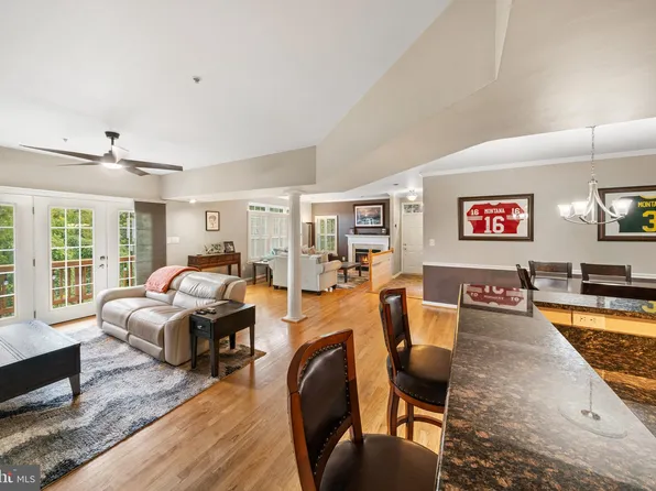 448 Overlook Dr, Occoquan, VA 22125