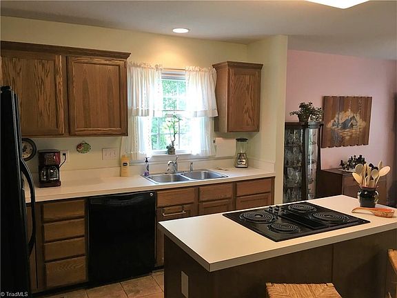 3rd image of 6333 Stonewick Dr