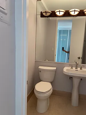 Rented by D H Realty & Management Inc | media 5