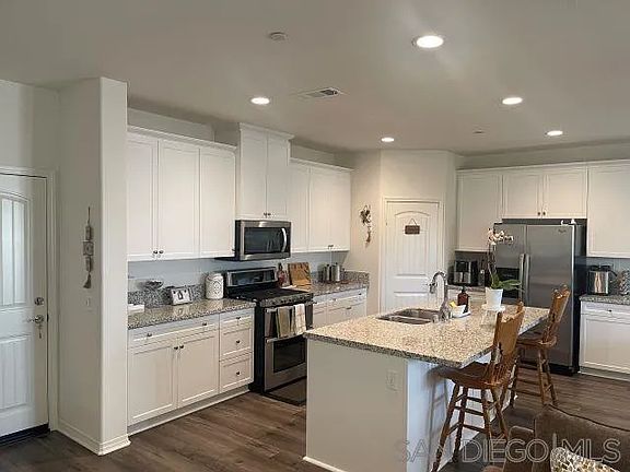 5th image of 28607 Clearview St