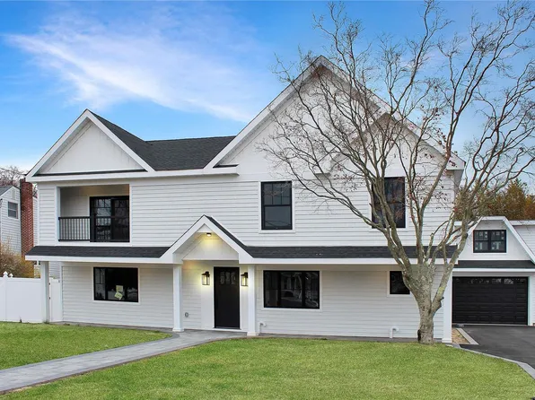 618 Myrtle Avenue, West Islip, NY 11795