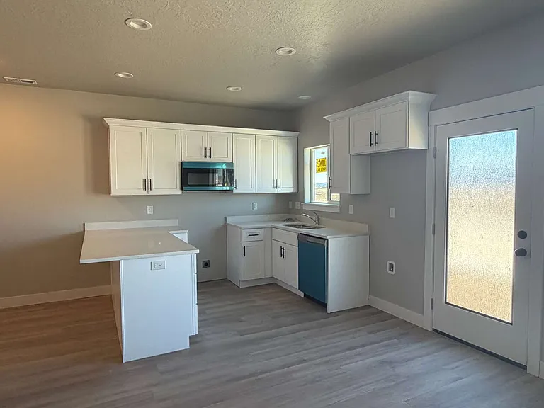 475 S 200 W — Photo 9