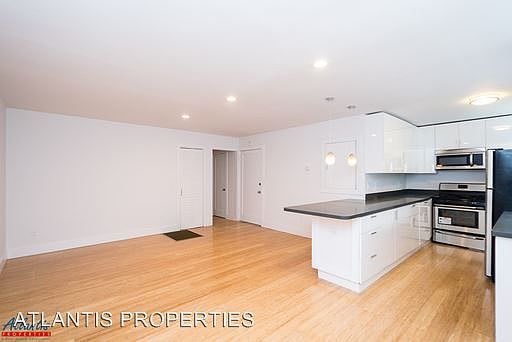 2nd image of 683 Live Oak Ave
