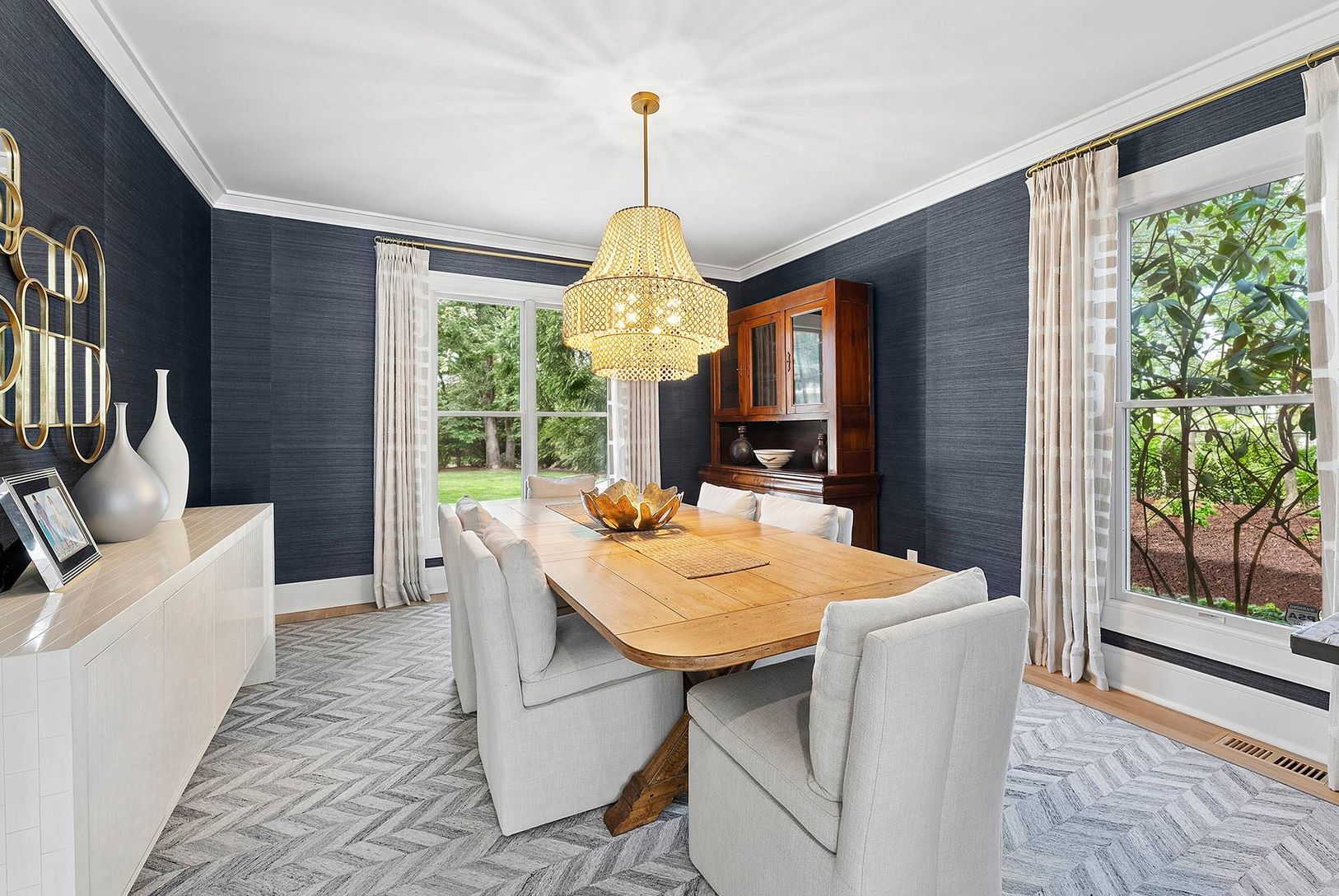  Formal Dining