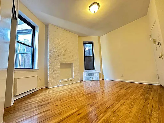 Rented by Bond New York | media 5