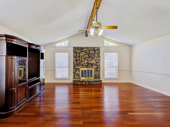 3rd image of 2947 Christoval St