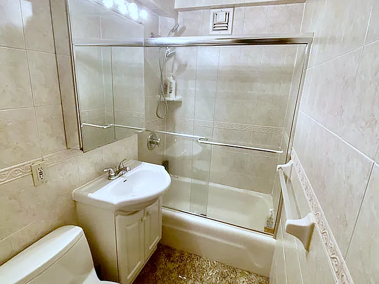 335 E 51st St #3B — Photo 12