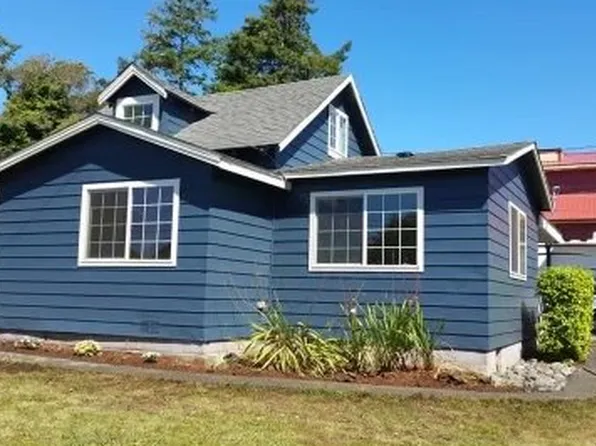 506 Hemlock St, Brookings, OR 97415