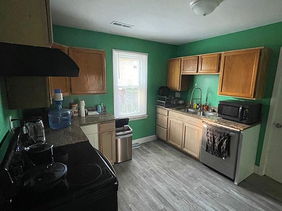 3rd image of 5298 Florence Ave
