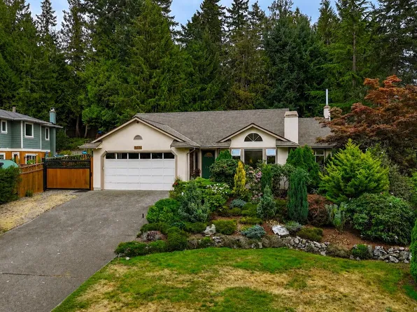 1567 Mayneview Ter, North Saanich, BC V8L 5E5