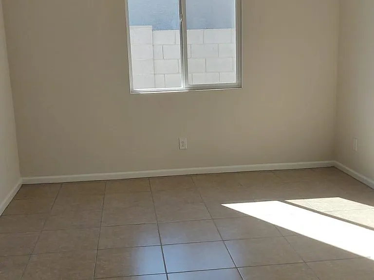 17844 W Villa Hermosa Ln — Photo 13