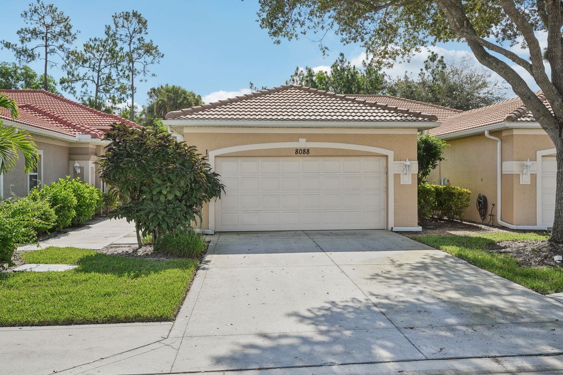 Sanctuary Dr-S3007-001.jpg