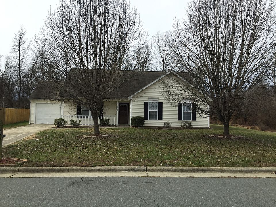1st image of 1800 Bellwick Dr