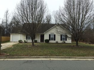 1800 Bellwick Dr, Greensboro, NC 27406