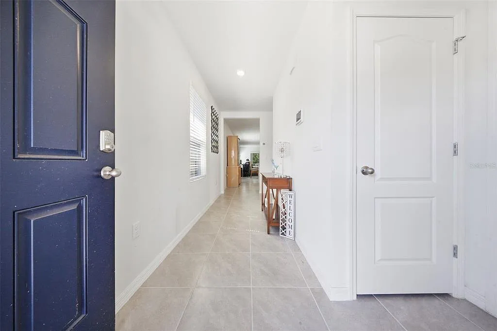 3 bed, 2.0 bath, 1617 sqft, $2,200 — Photo 2