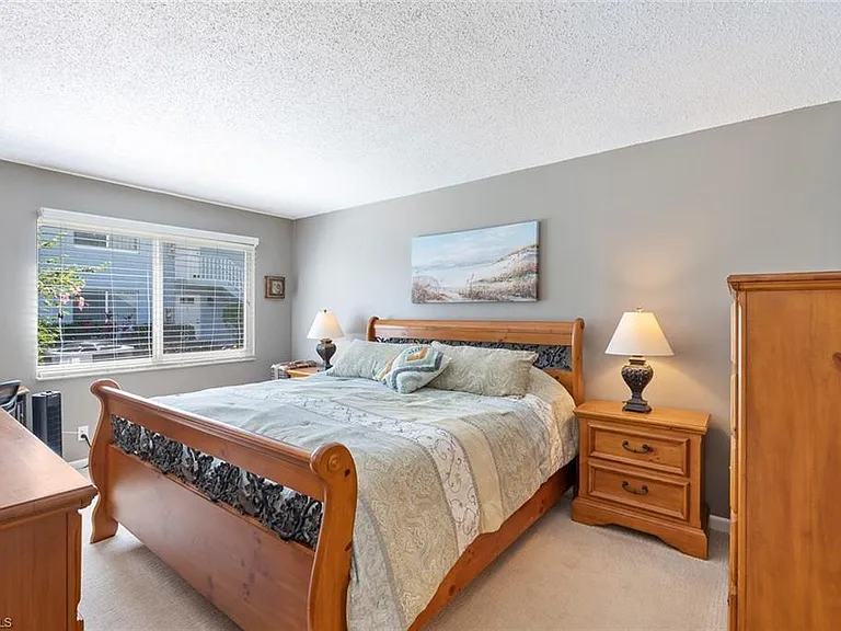 240 Palm Dr #48-1 — Photo 8