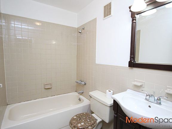 4th image of 2616 29th St APT 1