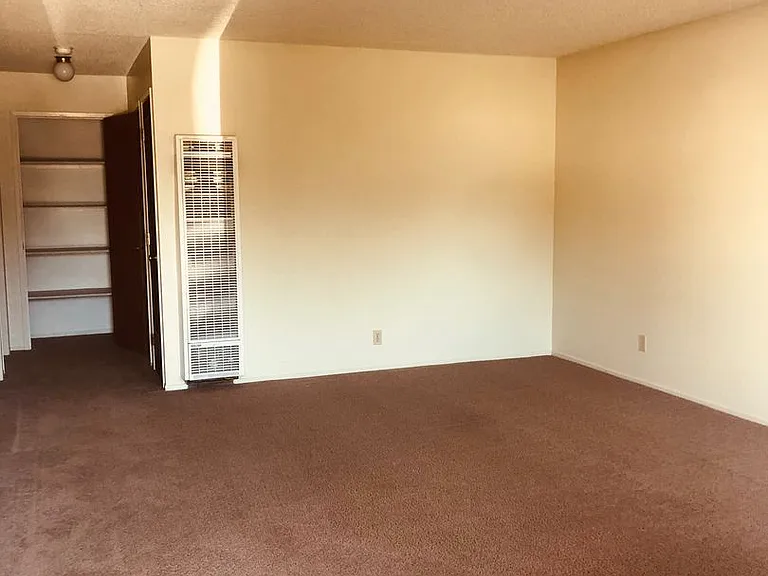2770 Lk Wood Blvd — Photo 4