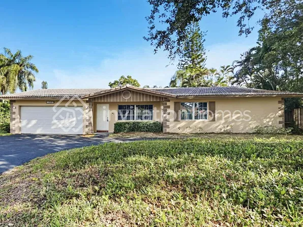 11090 Glenwood Dr, Pompano Beach, FL 33065