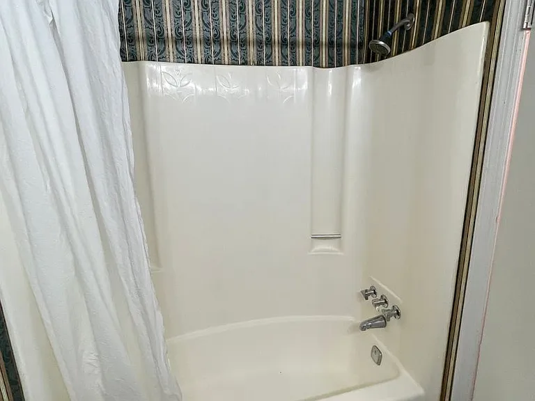 118 Hollingsworth Dr — Photo 15