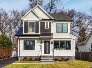 676 Ridgewood Rd, Oradell, NJ 07649