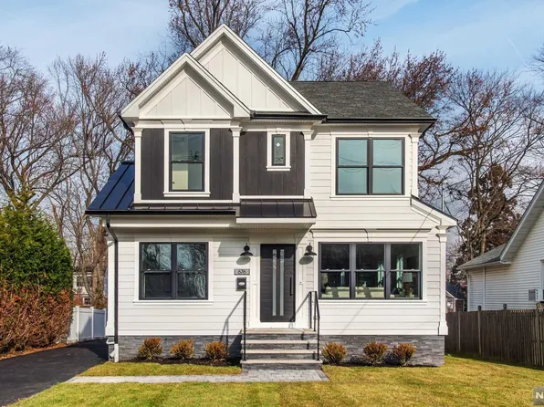 676 Ridgewood Rd, Oradell, NJ 07649