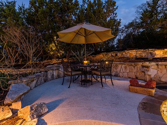 Upper Outdoor Dining Space