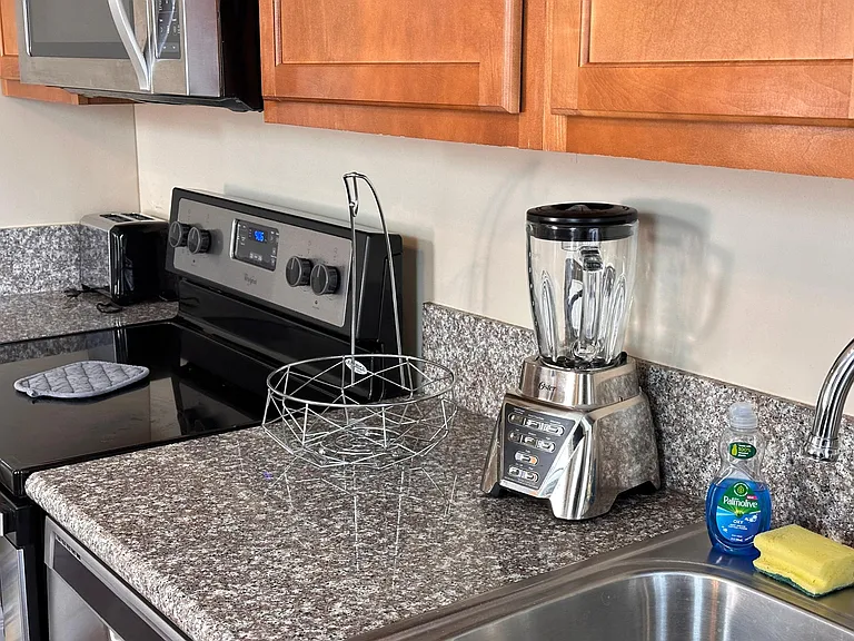 159 E McMillan St #2 — Photo 6