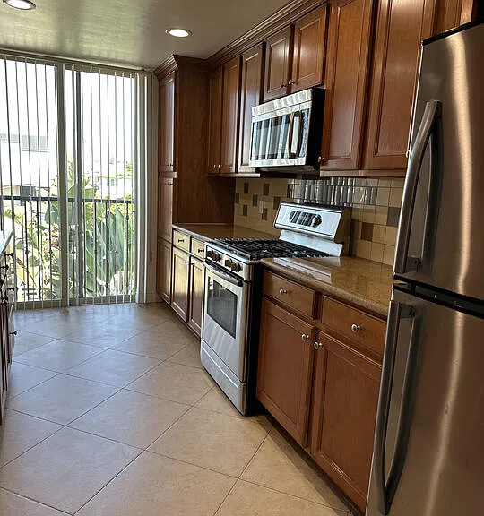 918 S Harvard Blvd #302 — Photo 5