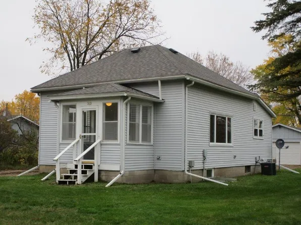 303 N 10th St, Cameron, WI 54822