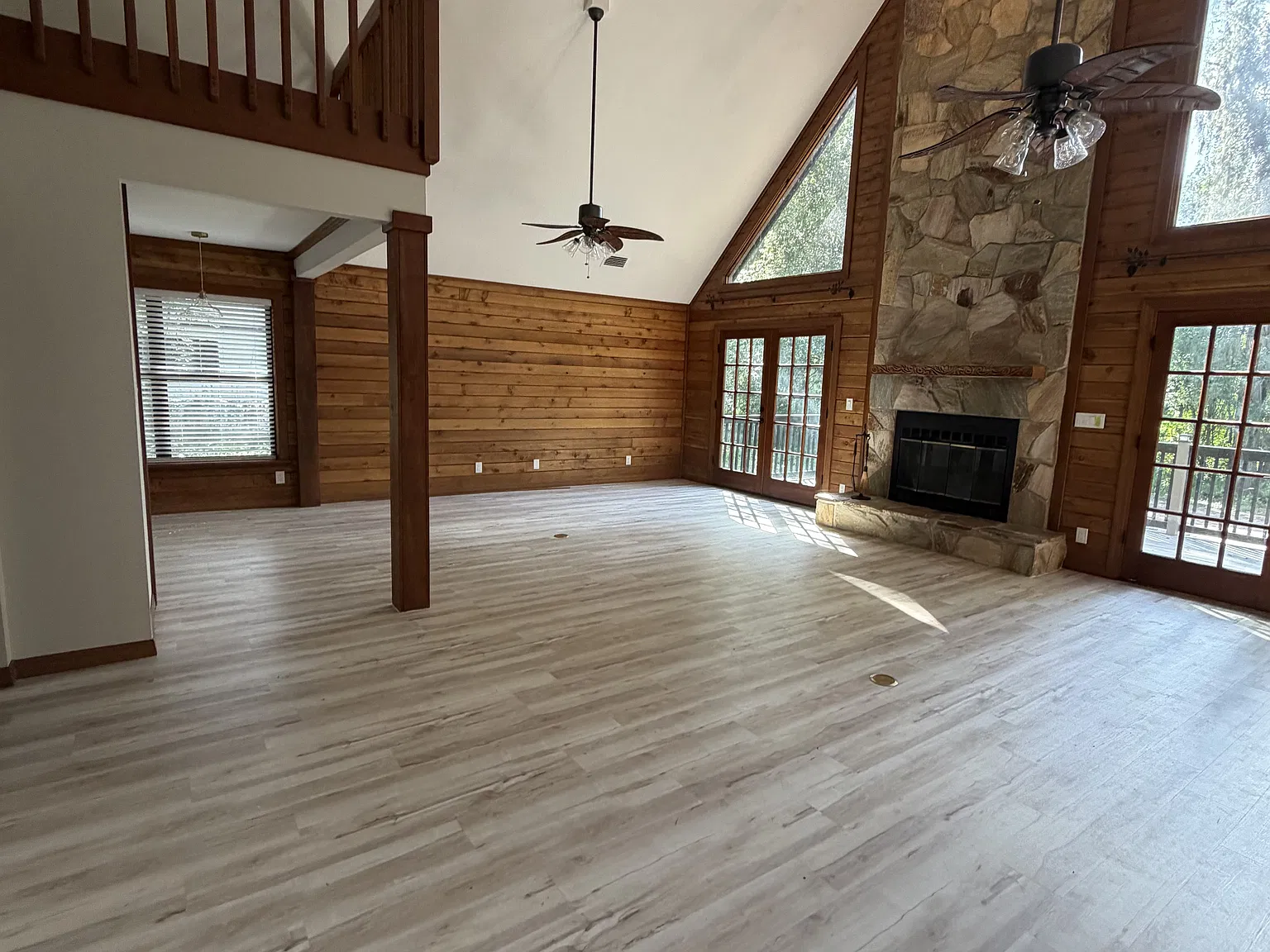 3 bed, 2258 sqft, $3,280 — Photo 4