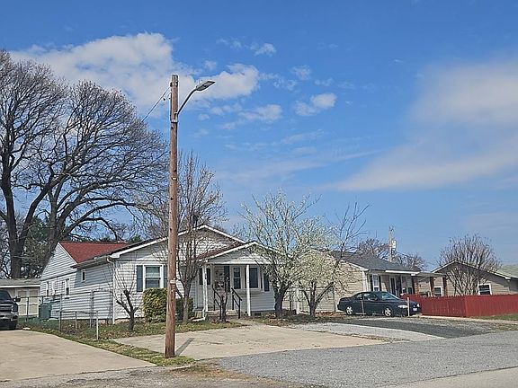 3rd image of 118 Compass Rd