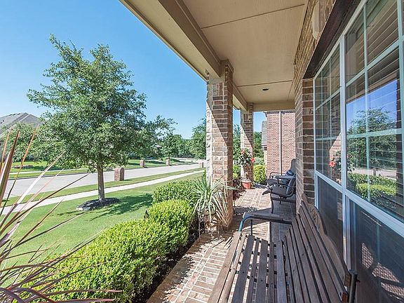 3rd image of 10627 Shire View Dr