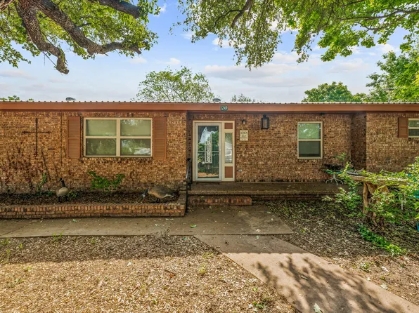 1249 N Travis St, De Leon, TX 76444