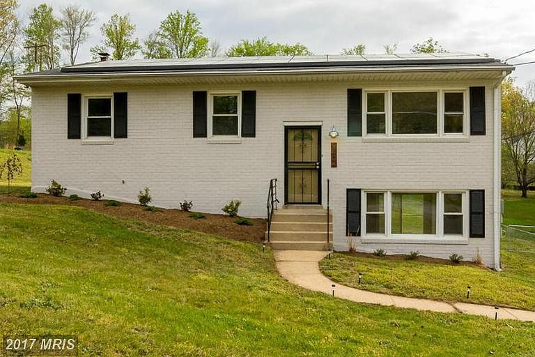 1st image of 9404 Castle Dr