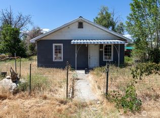 722 Jackson St, Omak, WA 98841