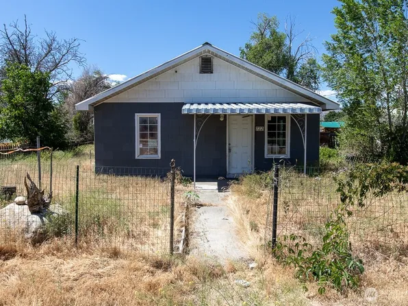 722 Jackson Street, Omak, WA 98841
