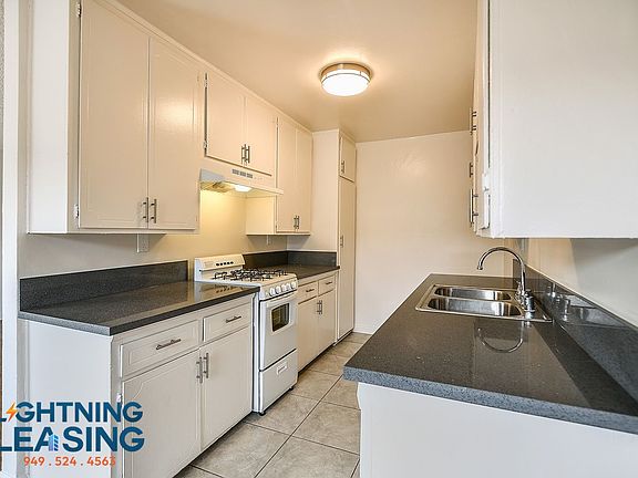 4th image of 8141 Langdon Ave #3