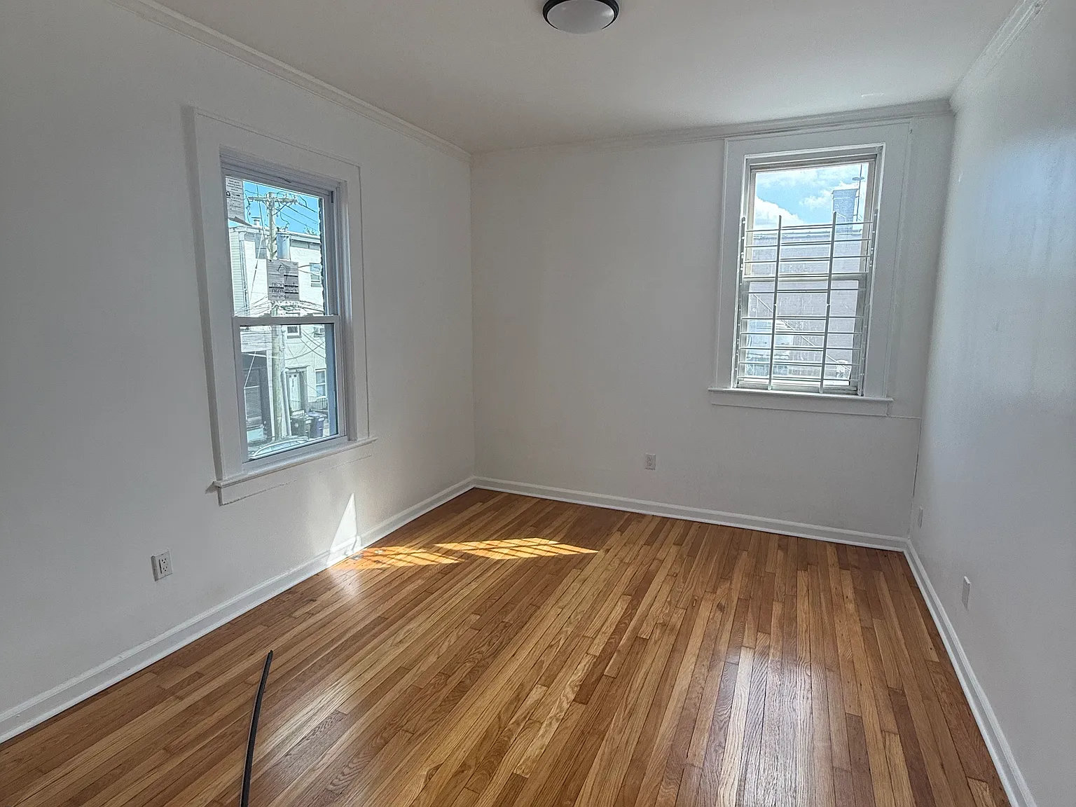 3 bed, 1250 sqft, $2,900 — Photo 2