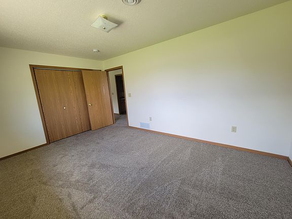 3rd image of 814 Bruce Ct APT B